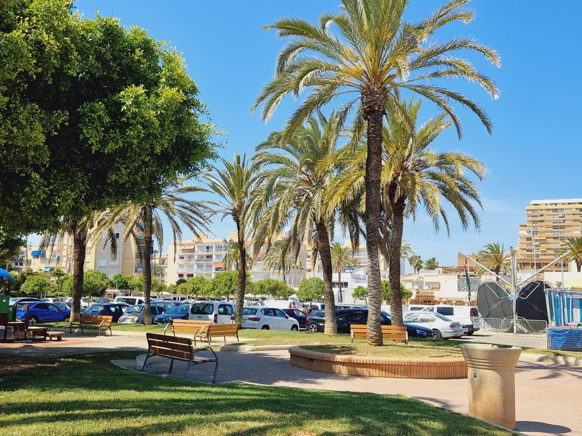 Apartamento Barbacoa, Piscina Y Playa プエブラ・ド・ファルナルス エクステリア 写真