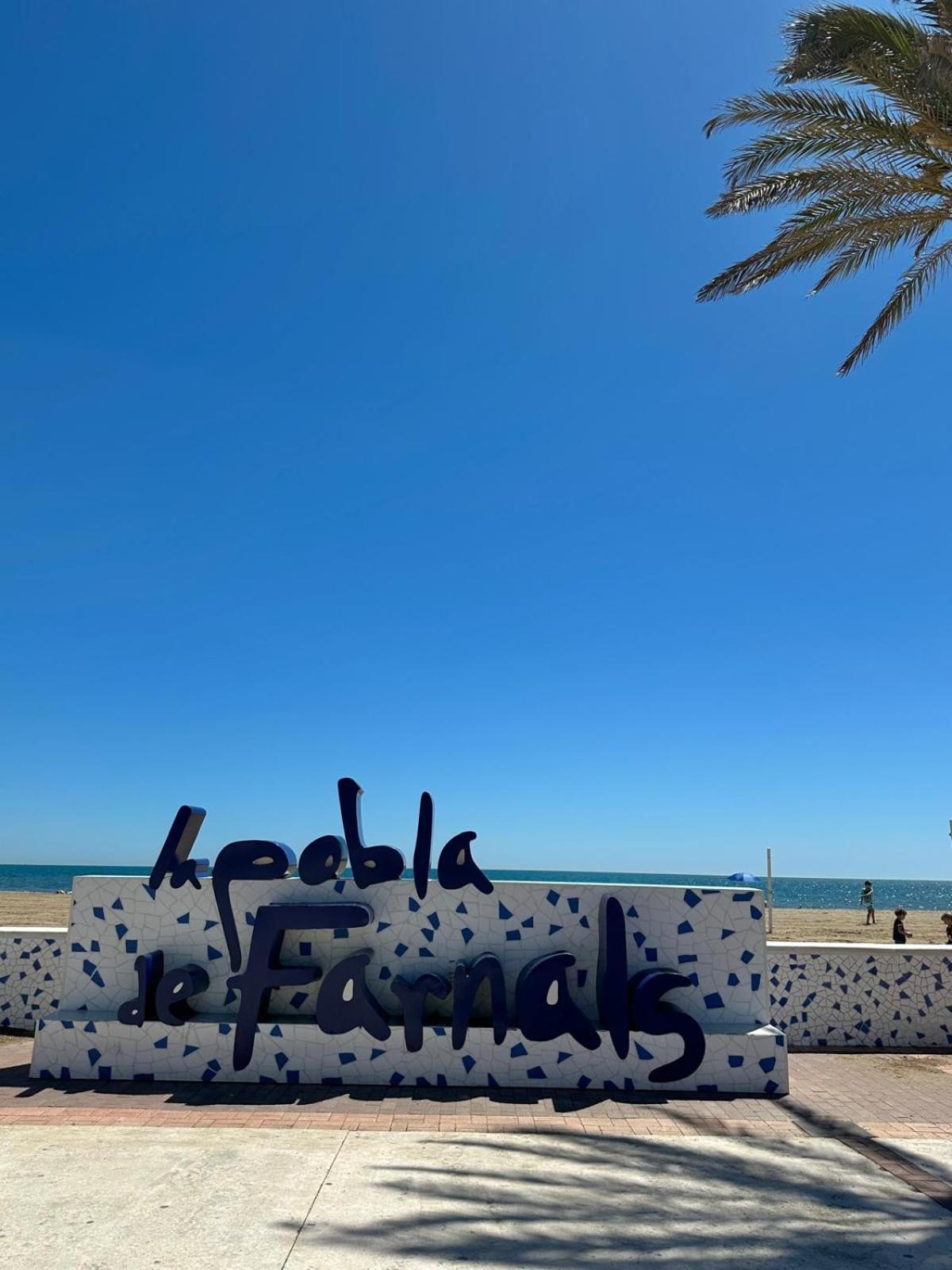 Apartamento Barbacoa, Piscina Y Playa プエブラ・ド・ファルナルス エクステリア 写真
