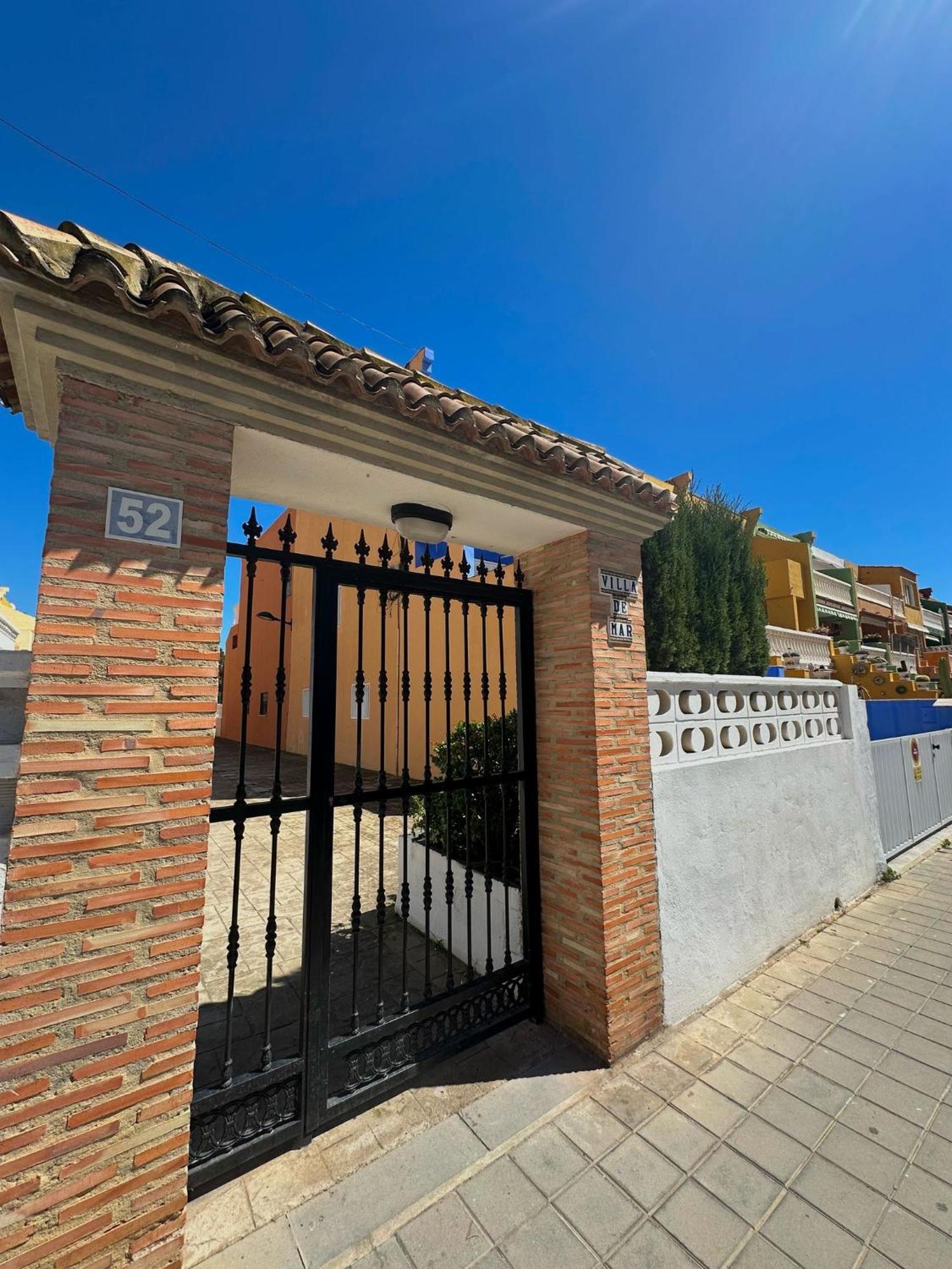 Apartamento Barbacoa, Piscina Y Playa プエブラ・ド・ファルナルス エクステリア 写真