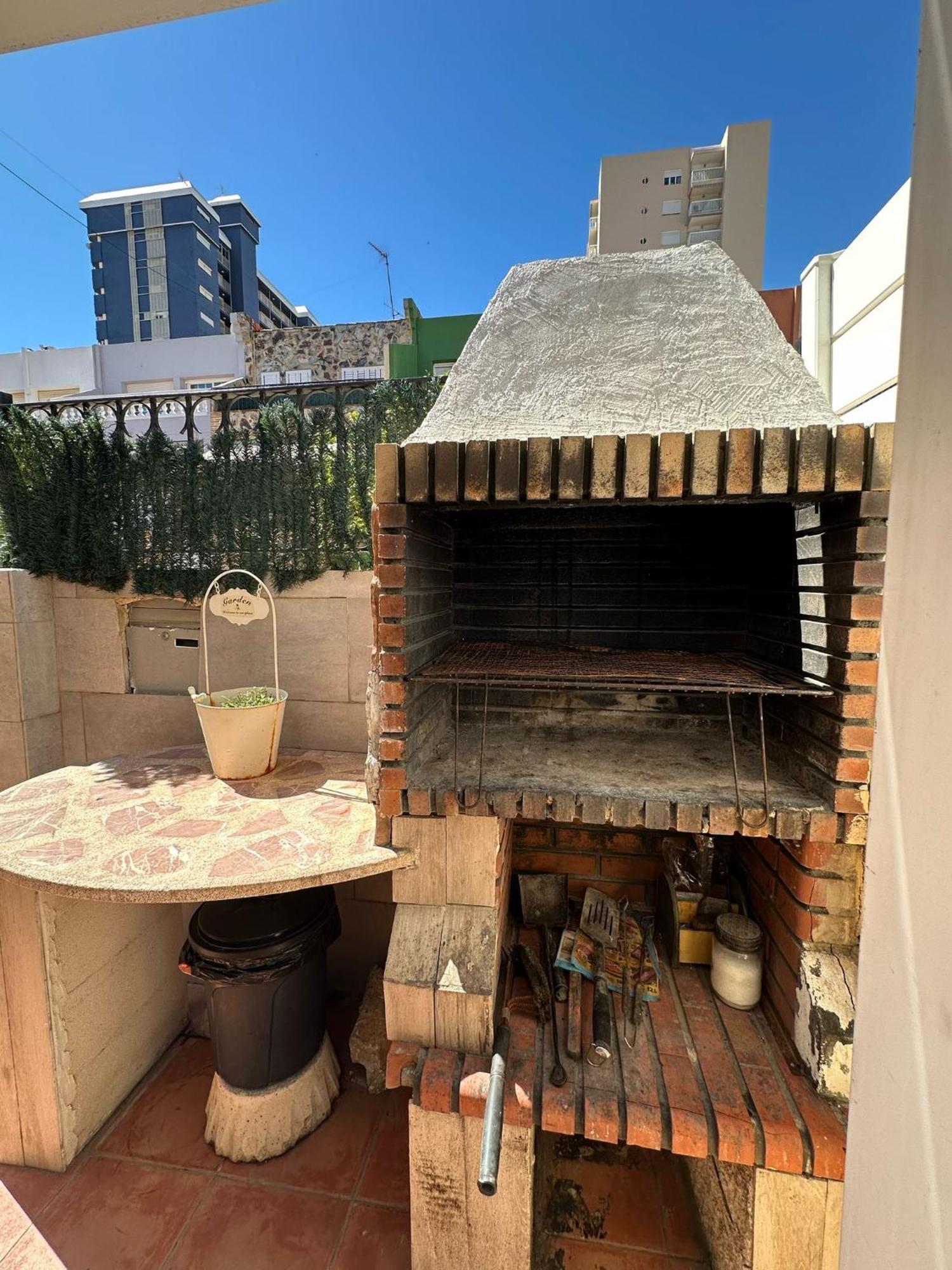 Apartamento Barbacoa, Piscina Y Playa プエブラ・ド・ファルナルス エクステリア 写真