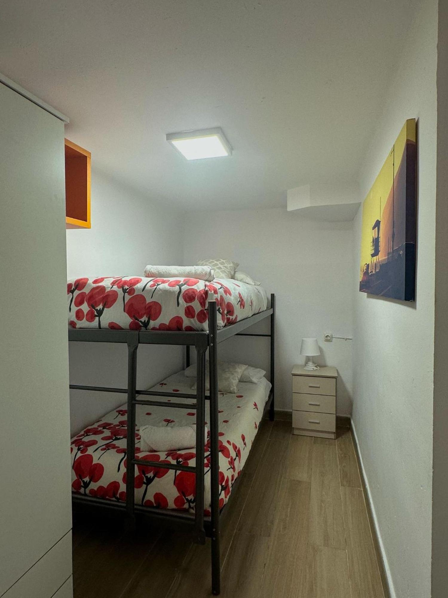 Apartamento Barbacoa, Piscina Y Playa プエブラ・ド・ファルナルス エクステリア 写真