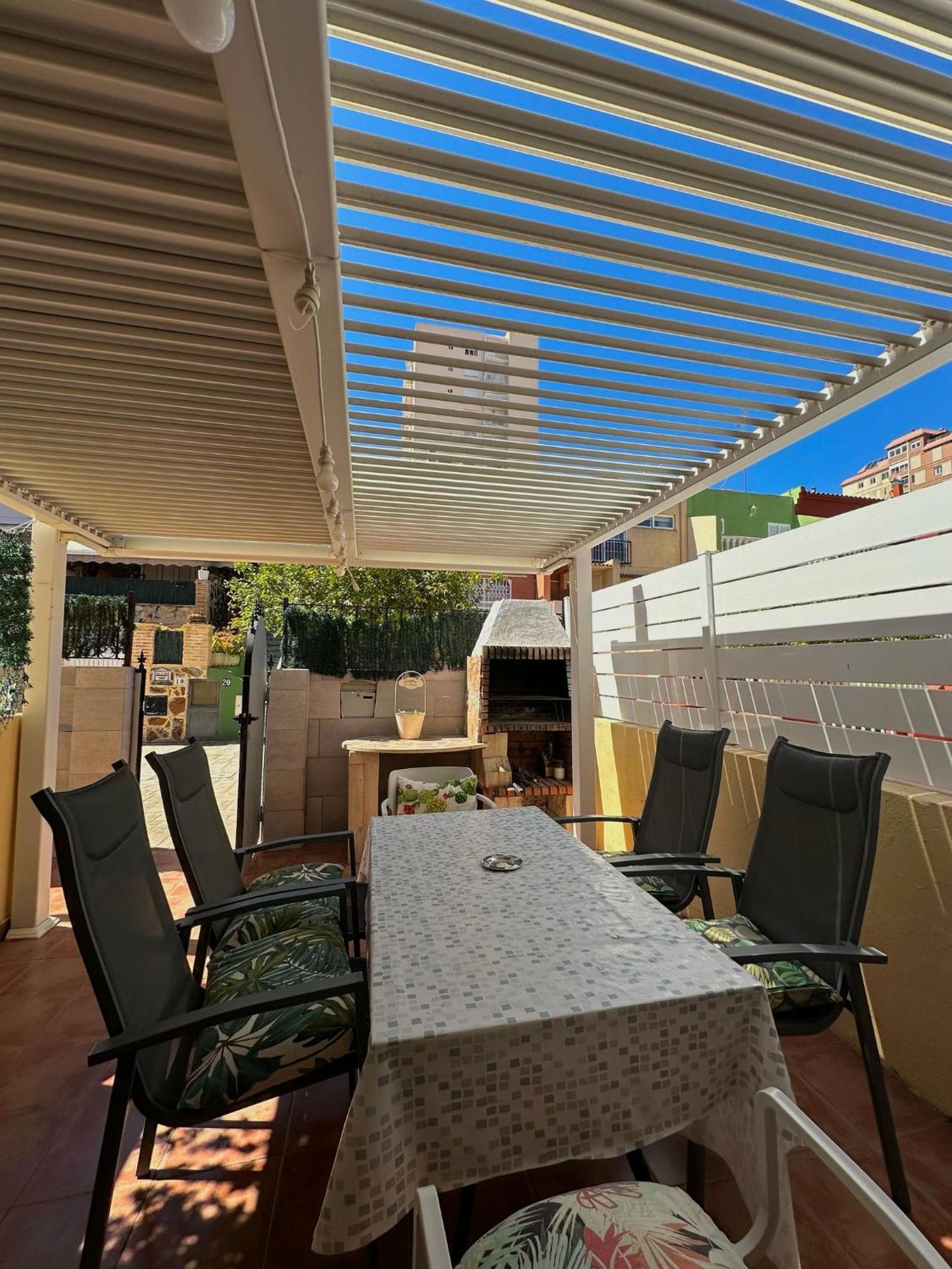 Apartamento Barbacoa, Piscina Y Playa プエブラ・ド・ファルナルス エクステリア 写真